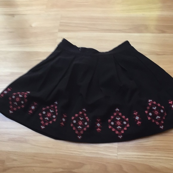 Forever 21 skirt - Picture 2 of 3